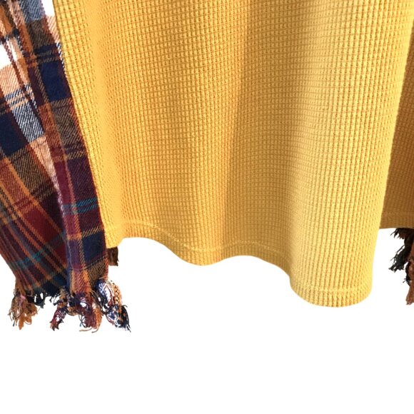 Flannel Shirt Upcycle, M-L: Reworked Oversized Yellow Gold Waffle Knit, Fringe - Picture 4 of 10